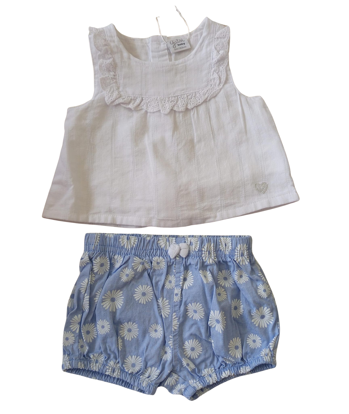 set yatsi con maglia e pantaloncini