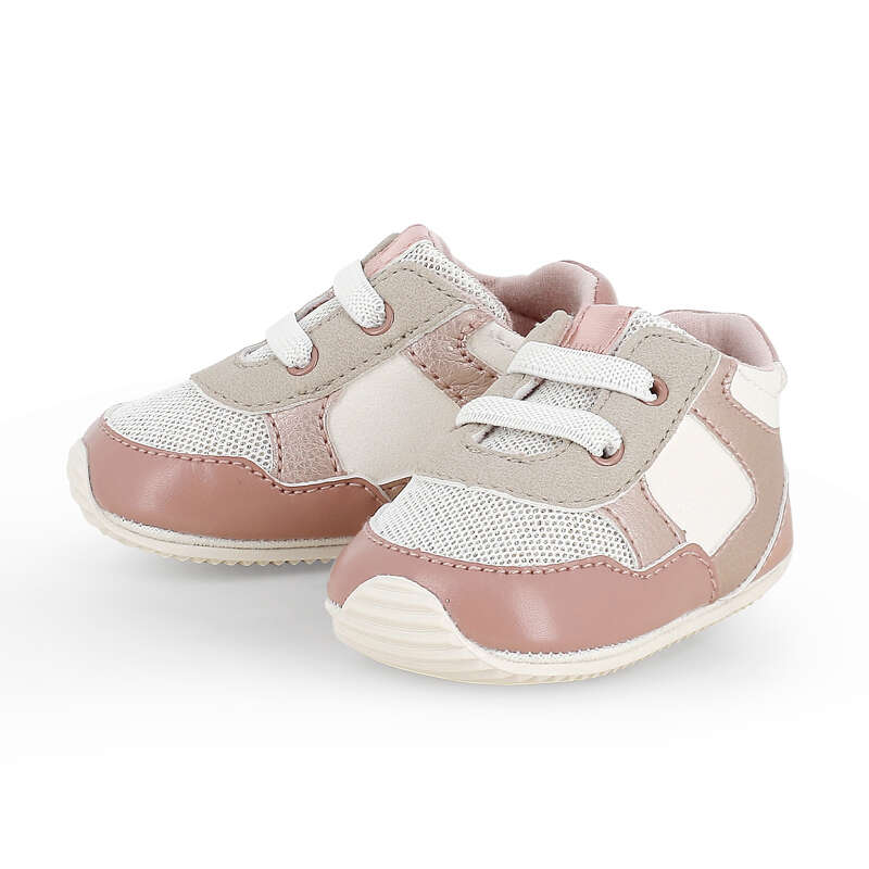 Sneakers primi passi neonata Mayoral in rosa beige e bianco con laccetti bianchi