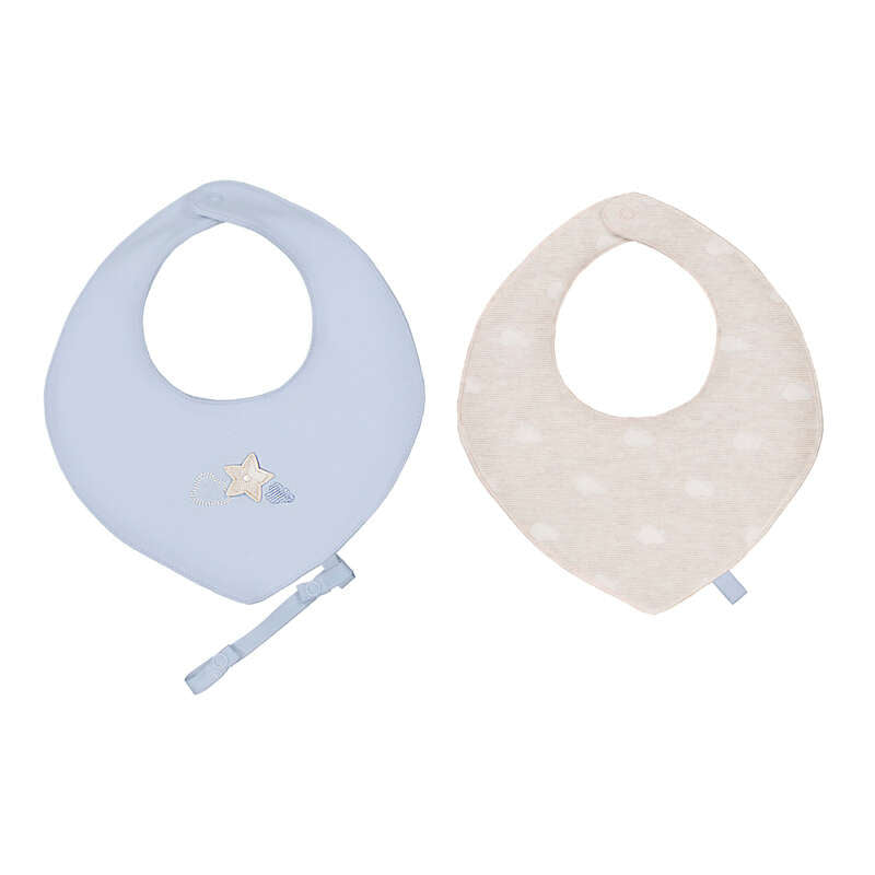 Set 2 bavaglini triangolari neonato Mayoral: azzurro con stellina ricamata e panna con pois tono su tono
