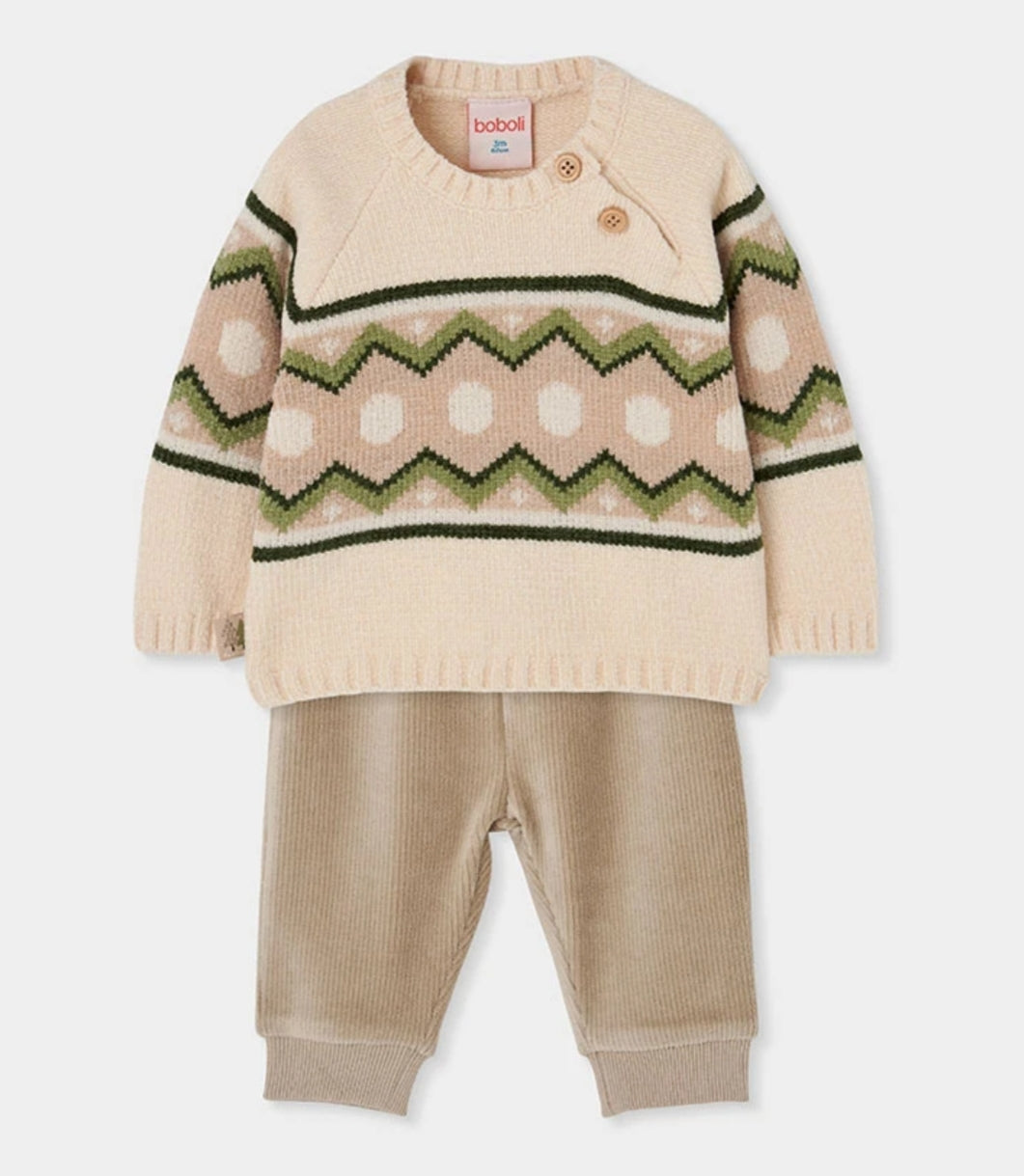 Completo Boboli con maglione panna a fantasia geometrica verde e beige e pantaloni beige in maglia