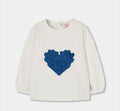Completo bimba maglia con cuore blu e shorts a quadretti